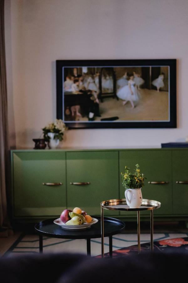 Monastery Garden Bistro & Rooms เชสกี้ครุมลอฟ ภายนอก รูปภาพ