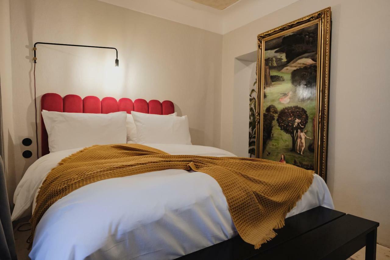 Monastery Garden Bistro & Rooms เชสกี้ครุมลอฟ ภายนอก รูปภาพ