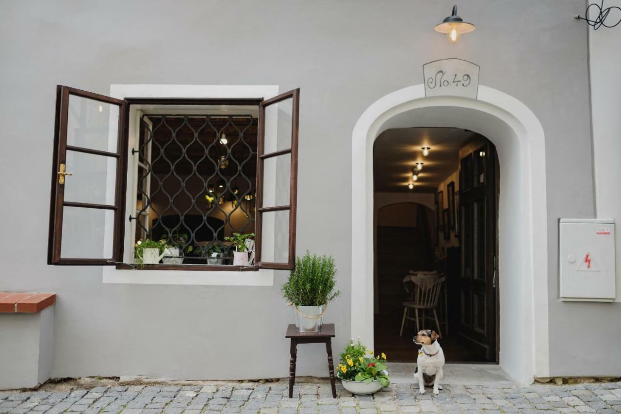 Monastery Garden Bistro & Rooms เชสกี้ครุมลอฟ ภายนอก รูปภาพ