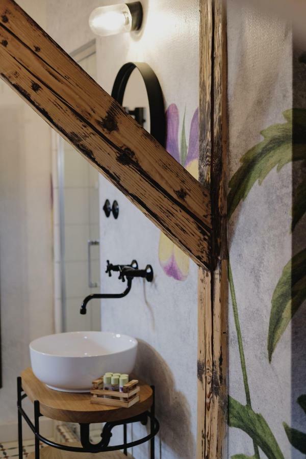 Monastery Garden Bistro & Rooms เชสกี้ครุมลอฟ ภายนอก รูปภาพ